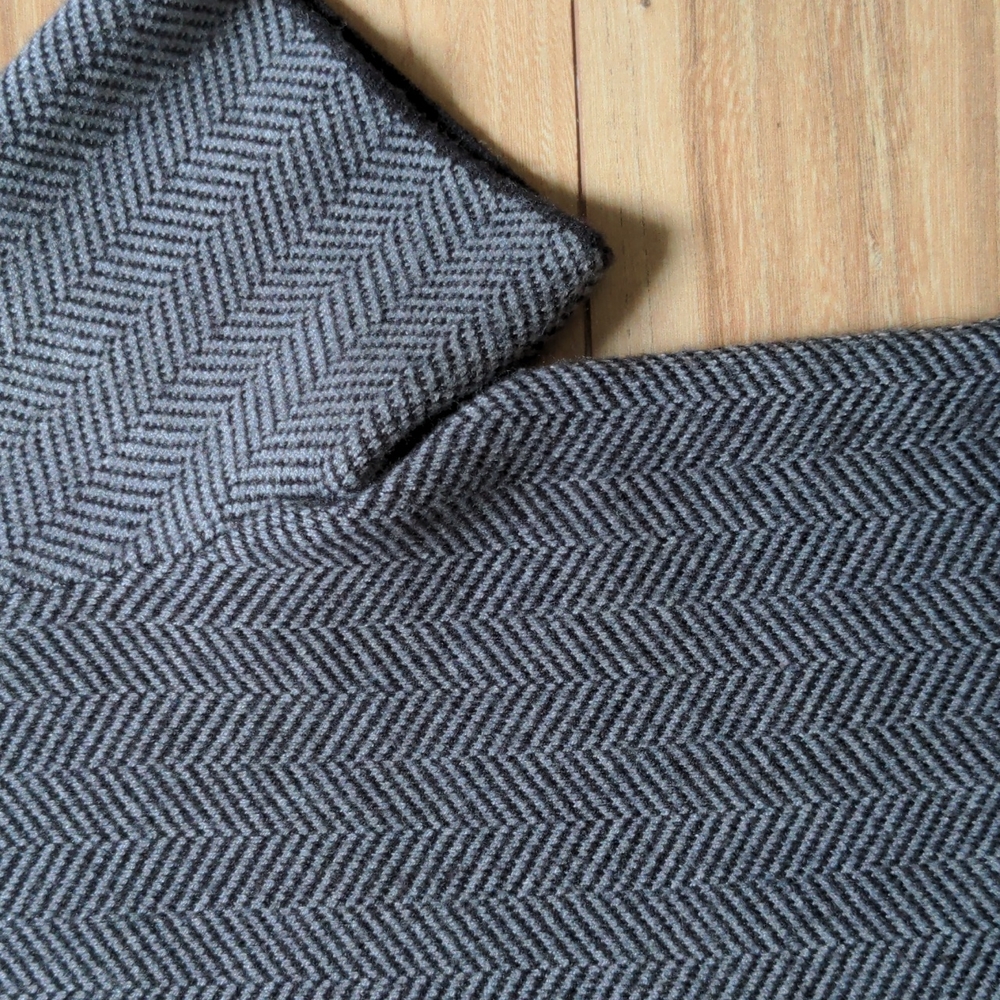 Sweater - Picture 4 of 4